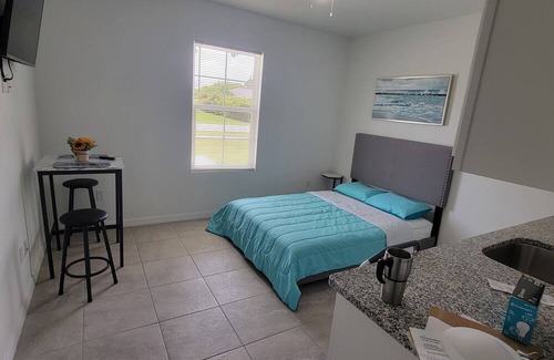 Port Saint Lucie Apartment | Comfy apartment with individual entrance. Perfect to rest.