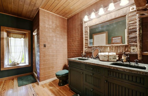 Fredericksburg House | Headwaters Lodge-Firepit-Scenic Views