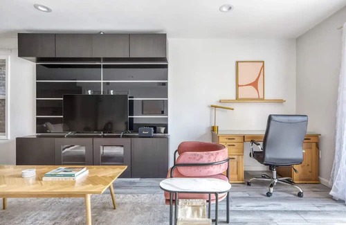 Union City Apartment | 3 Apts in 1! Modern 8 BR NYC 15 min