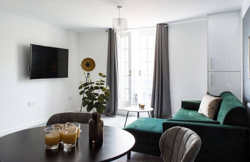 Leamington Spa Apartment | 2 Bedroom Apt Leamington Spa