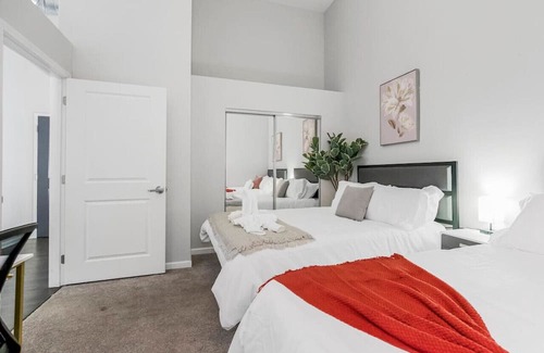 Downtown Kansas City Apartment | Downtown KC - Stylish 1 BD Apt | 2 Queen Beds