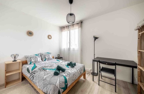 Gradignan Apartment | Homerez - Amazing apartement for 6 ppl. with terrace and balcony at Gradignan