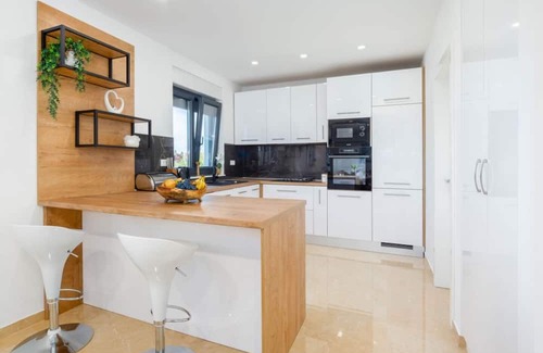 Caporice House | Holiday house Marijana - modern with pool: - Trilj, Riviera Split, Croatia