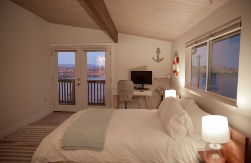 Clear Lake House | Clearlake Riviera Hideaway with a relaxing hot tub