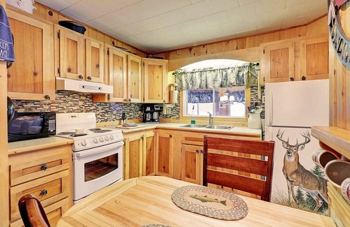 Juniper Cabin | Nordic Spa, Woodstove, Waterfront, Cabin 1
