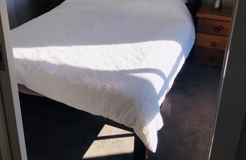 Marysville Cottage | Marysville town Barton Split AC-Smar tv-WIFI Wood htr. BYO linen clean as you go