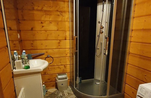 Bias House | Chalet 'Village Des Pins D'or' with Shared Pool, Wi-Fi and Air Conditioning