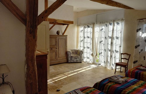 Charente Limousine House | Holiday Home 'Gîte Le Clou' with Private Garden