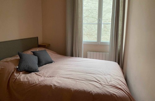 Saint-Lambert Apartment | Charming renovated apartment near the beach