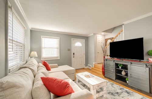 Seminary Hill House | Pet-Friendly Alexandria Escape w/ Yard: 8 Mi to DC