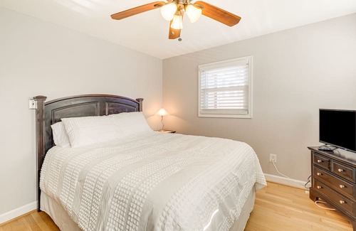 Seminary Hill House | Pet-Friendly Alexandria Escape w/ Yard: 8 Mi to DC