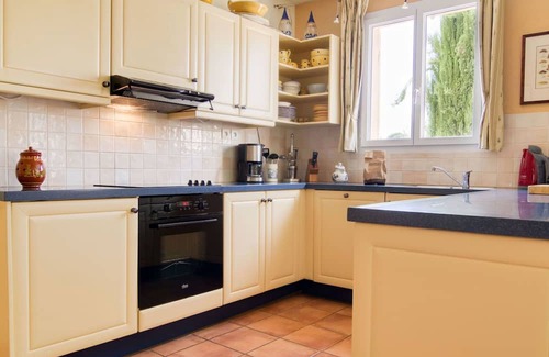 Nans-les-Pins Apartment | Nice apartment for 6 people with WIFI, pool, TV, terrace and parking