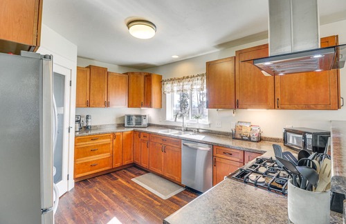 Kalispell House | Bigfork Home w/Fire Pit: Steps to Flathead River!