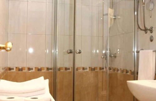 Grad Apartment | Sunny Rooms and Suites