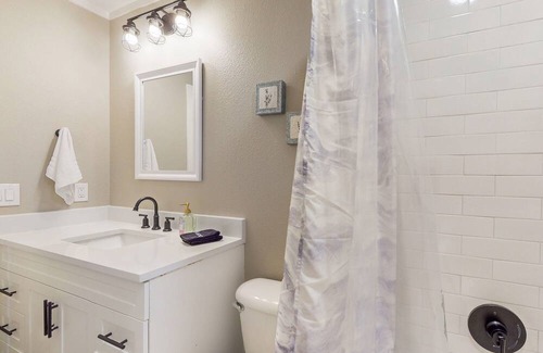 McKinney House | Dog-friendly home near downtown with grill, streaming, washer/dryer, small deck