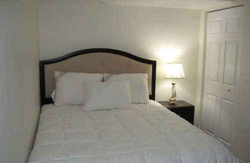 Guelph Apartment | Beautiful 2-bedroom Guest Home in Guelph