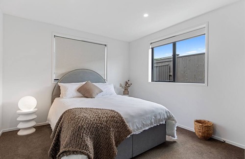 Papamoa Beach House | Sol Escape - Papamoa Beach Holiday Home