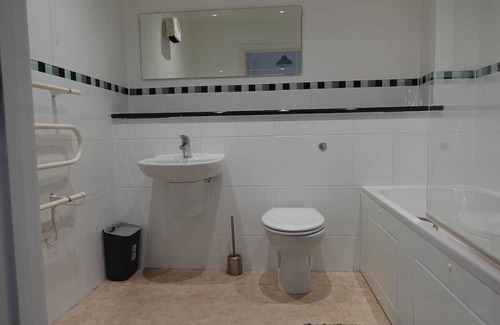 Colchester Apartment | Guest Homes | Axial Apartment