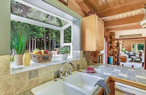 Forks Cabin | Quintessential Pacific Northwest Experience