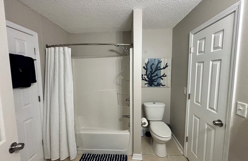 Niceville House | Your Cozy Retreat in the Heart of Niceville - Minutes from White Sandy Beaches!
