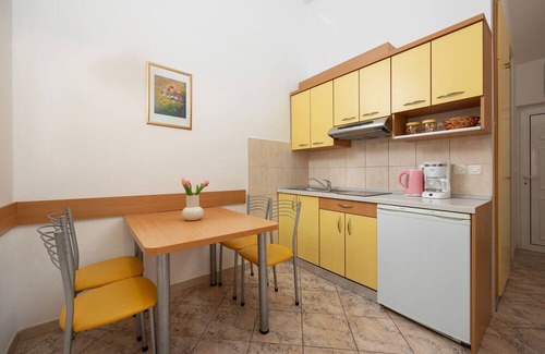 Podstrana Apartment | Close to the beach, Free parking, Air-conditioned, Next to 5-star hotel.