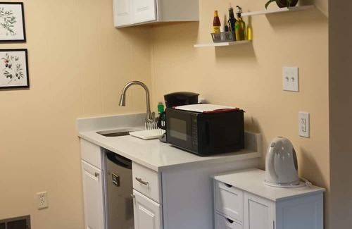 Wheaton Apartment | Studio apartment with separate entrance below townhome in Wheaton Maryland.