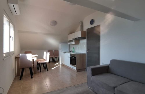 Susica Apartment | Apartment Igi - in the beach camp: A2 Porat(6) - Susica, Island Ugljan, Croatia