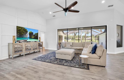 Willoughby Acres House | Enjoy all that Naples has to offer. Convenient access to everything you need.