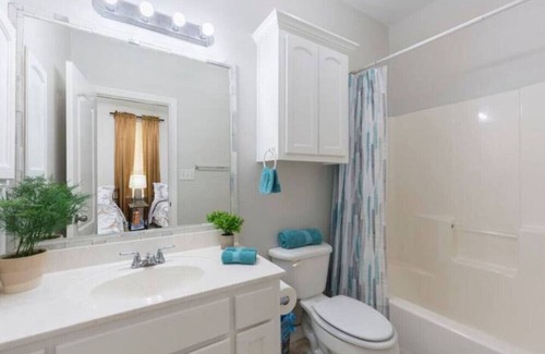 Edinburg Apartment | Urban Elegance Private/Gated 1BR
