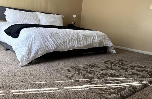 Forest Park Apartment | 248) Most comfortable beds in Birmingham!