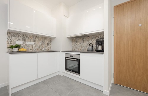 Muranow Apartment | Muranów Apartment Parking by Renters