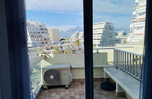 La Grande-Motte Apartment | Bel Appartement 4 Couchages , Centre Ville ,vue Mer , Terrasse , Clim , Parking