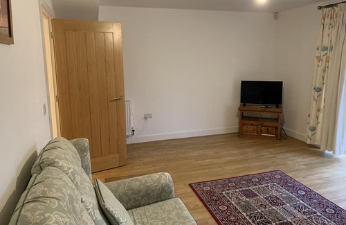 Sidcot House | Lovely modern house in area of outstanding natural beauty. 16mins from airport.