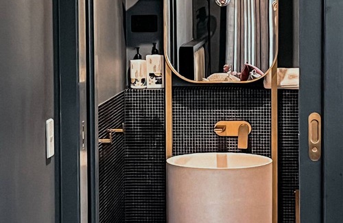 O'Connor Apartment | Lagoon: Those 'drift away' feels live here.Unique urban micro-apartment.