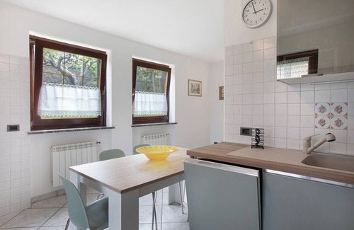 Charvensod Apartment | Apartment 'Reditus' with Mountain View, Private Terrace and Wi-Fi