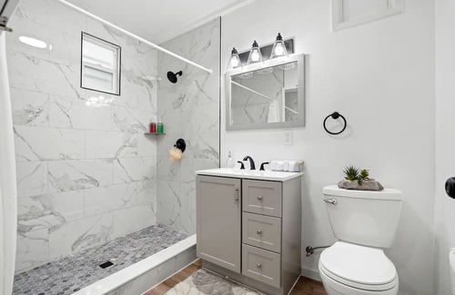 South of Market Apartment | "Cozy & Complete 2b/1b apt;Near SoMa"