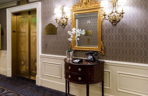 Financial District House | 1-Bedroom Suite at a 4.5⭐️ Hotel