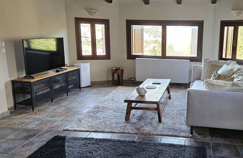 Arachova House | Livadi Escape