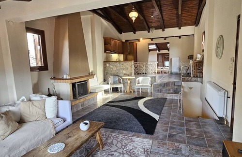 Arachova House | Livadi Escape