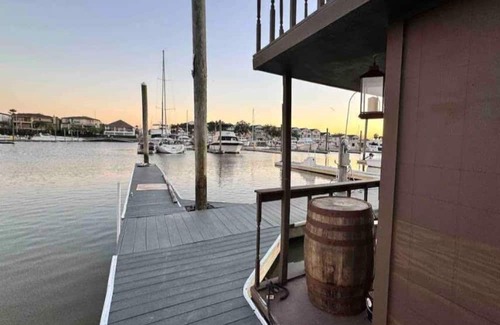 Clear Lake Shores Boat Rental | The Pirate Paradise
