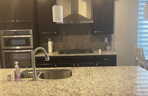 Tierra Oeste House | Charming 3-bedroom house with WiFi and AC in delightful Albuquerque