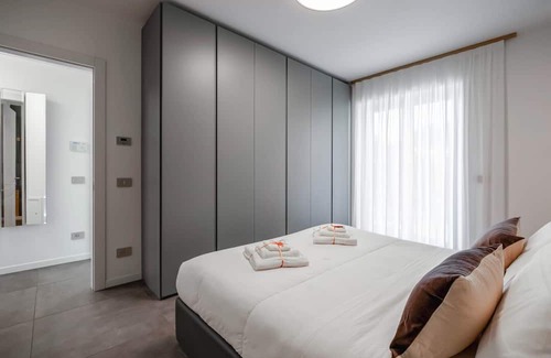Zona XXIV Fonte Ostiense Apartment | The Tropical Corner by Typney