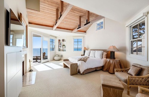 Carpinteria House | Stunning beachfront estate in the ultimate location in the Rincon Point!