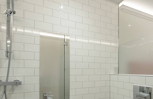 Campden Apartment | Small Kensington Studio, 5 mins to Kensington Palace & 10 mins to Portobello Rd