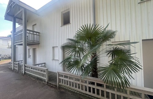 Le Canon Apartment | Apartment 'Appartement Terrasse Ref46' with Shared Pool, Private Terrace and Wi-Fi