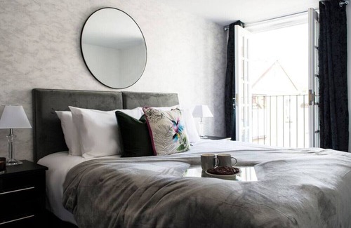 Leamington Spa Apartment | 2 Bedroom Apt Leamington Spa Hosted By Golden Key