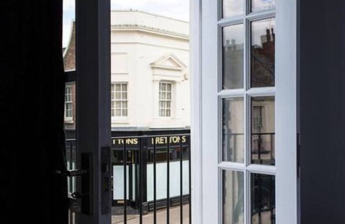 Leamington Spa Apartment | 2 Bedroom Apt Leamington Spa Hosted By Golden Key