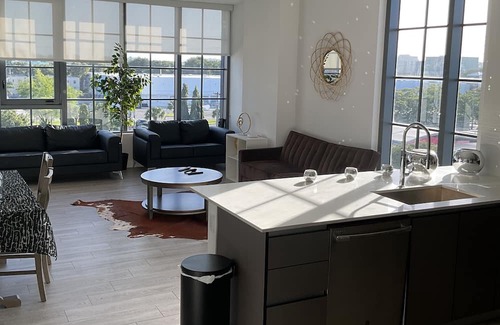 Wynwood Art District Condo | Luxury family sized condo.Restaurants and shopping right outside your door.