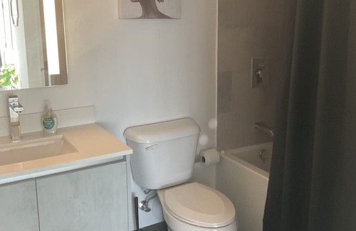 Wynwood Art District Condo | Luxury family sized condo.Restaurants and shopping right outside your door.
