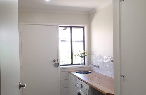 Flora Hill House | A Quiet Retreat in Flora Hill